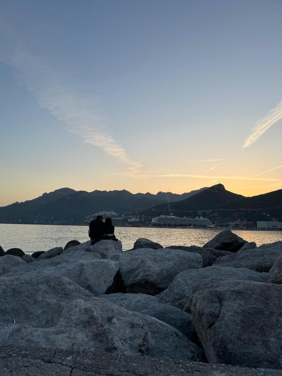 B&B Restanza Salerno Bagian luar foto