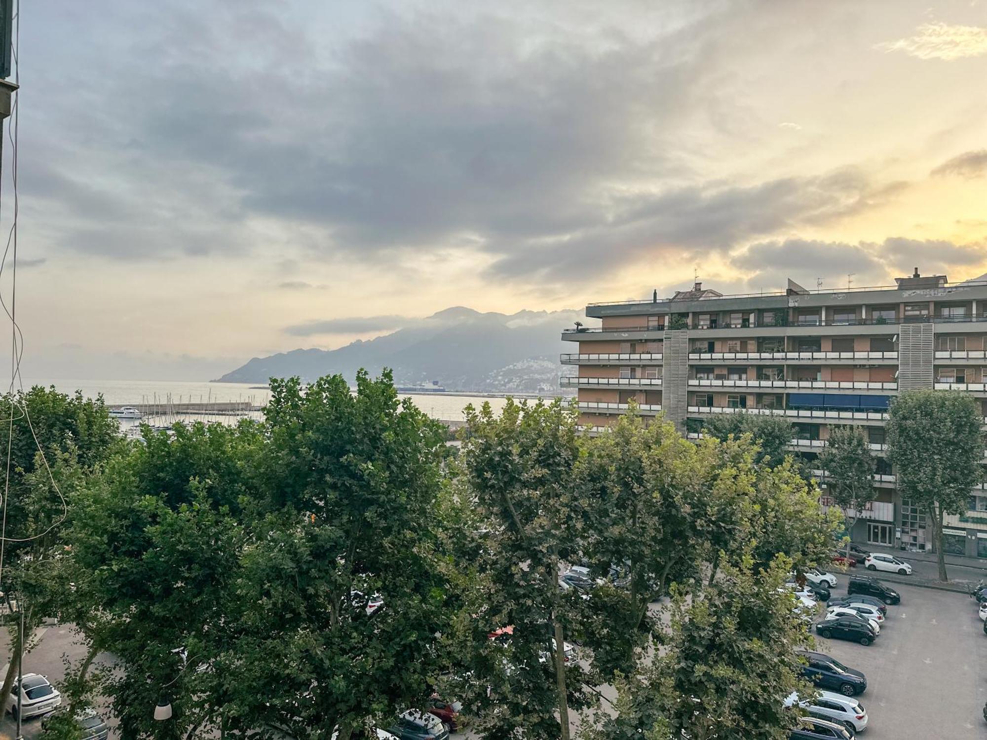 B&B Restanza Salerno Bagian luar foto