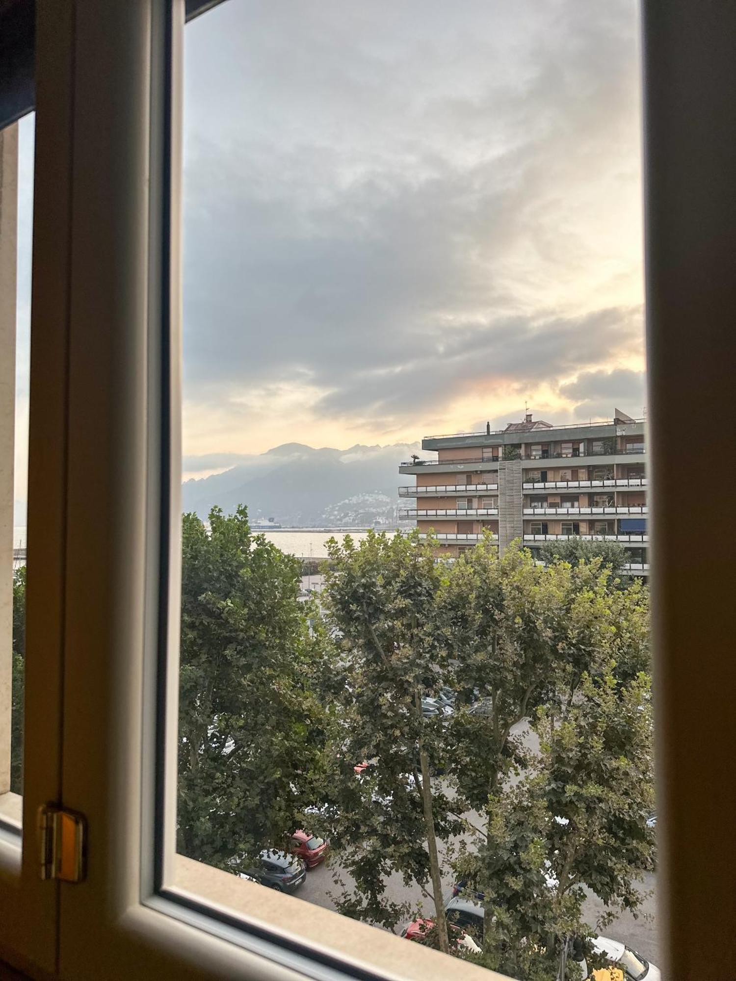 B&B Restanza Salerno Bagian luar foto