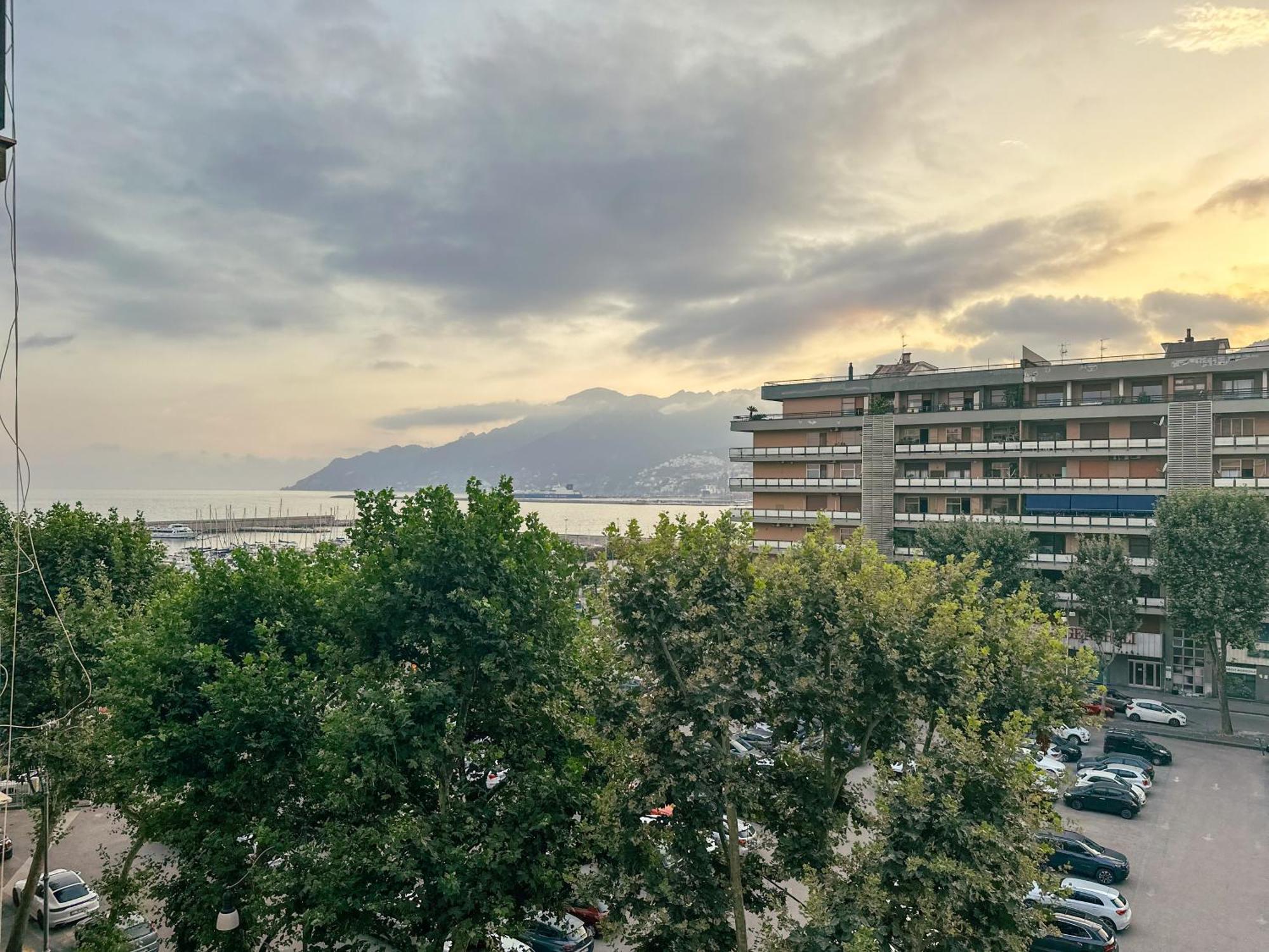 B&B Restanza Salerno Bagian luar foto