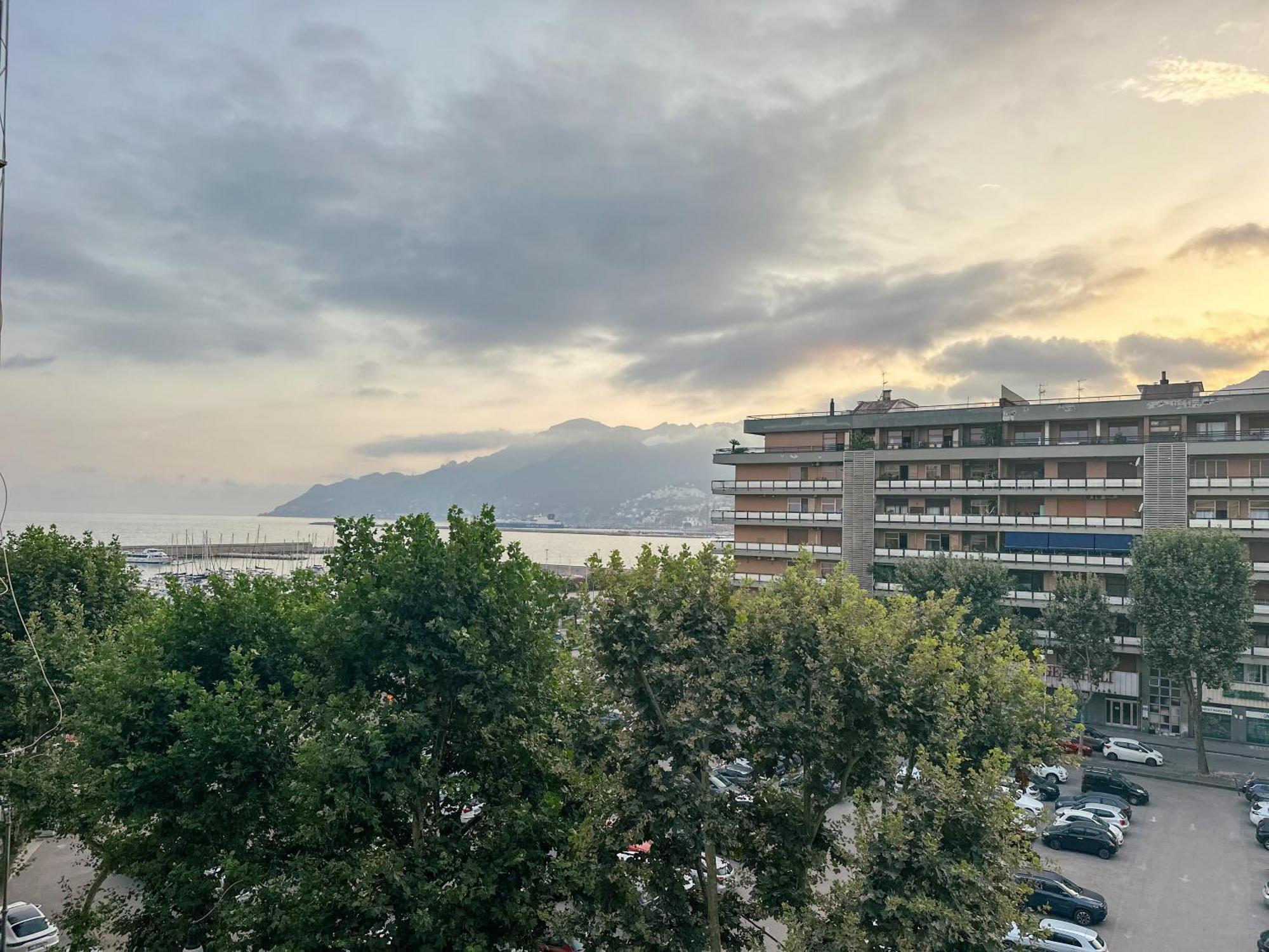 B&B Restanza Salerno Bagian luar foto