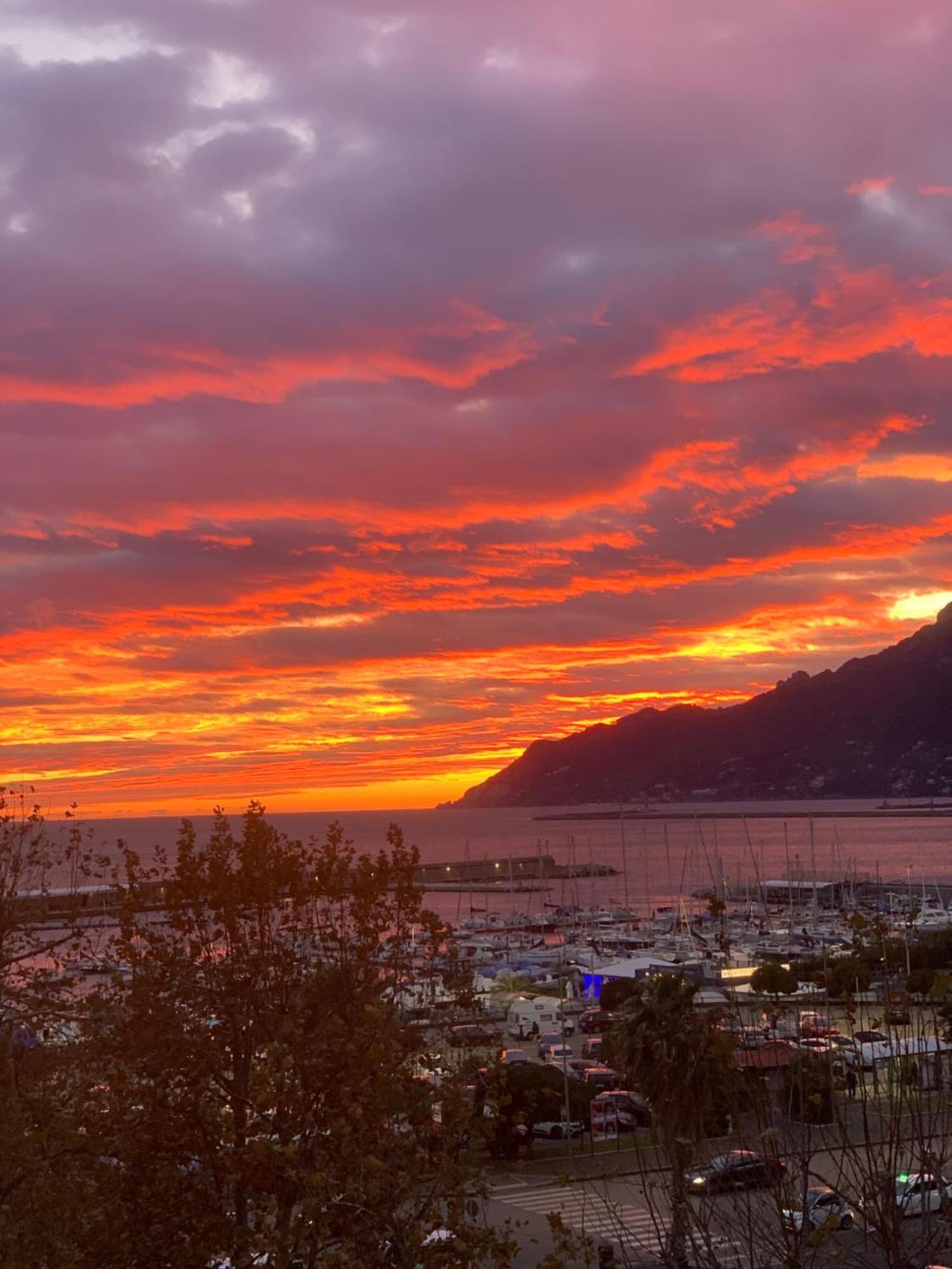 B&B Restanza Salerno Bagian luar foto