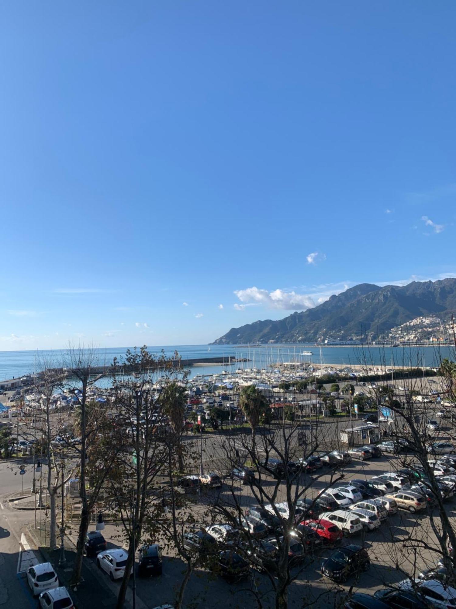 B&B Restanza Salerno Bagian luar foto