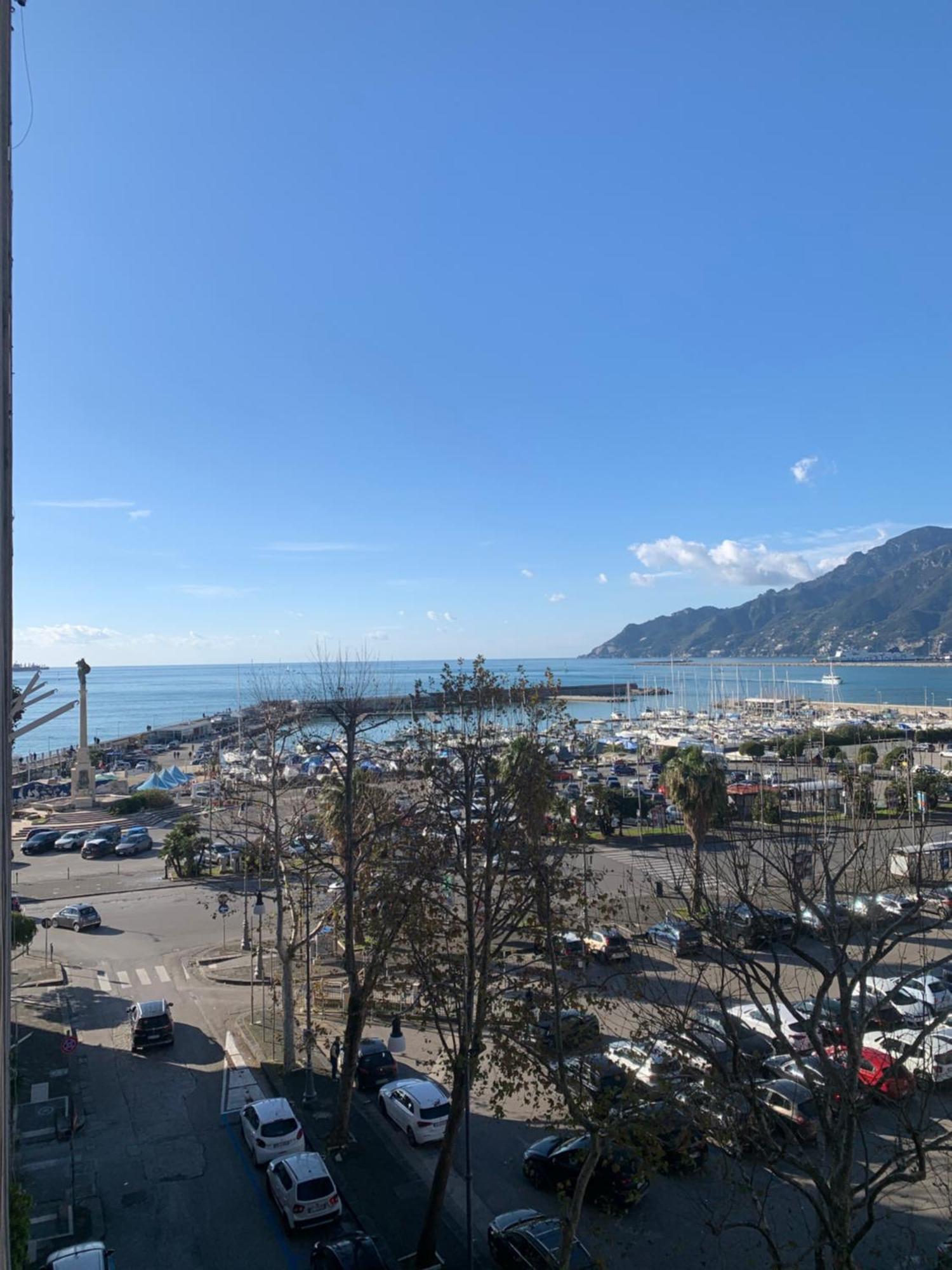 B&B Restanza Salerno Bagian luar foto